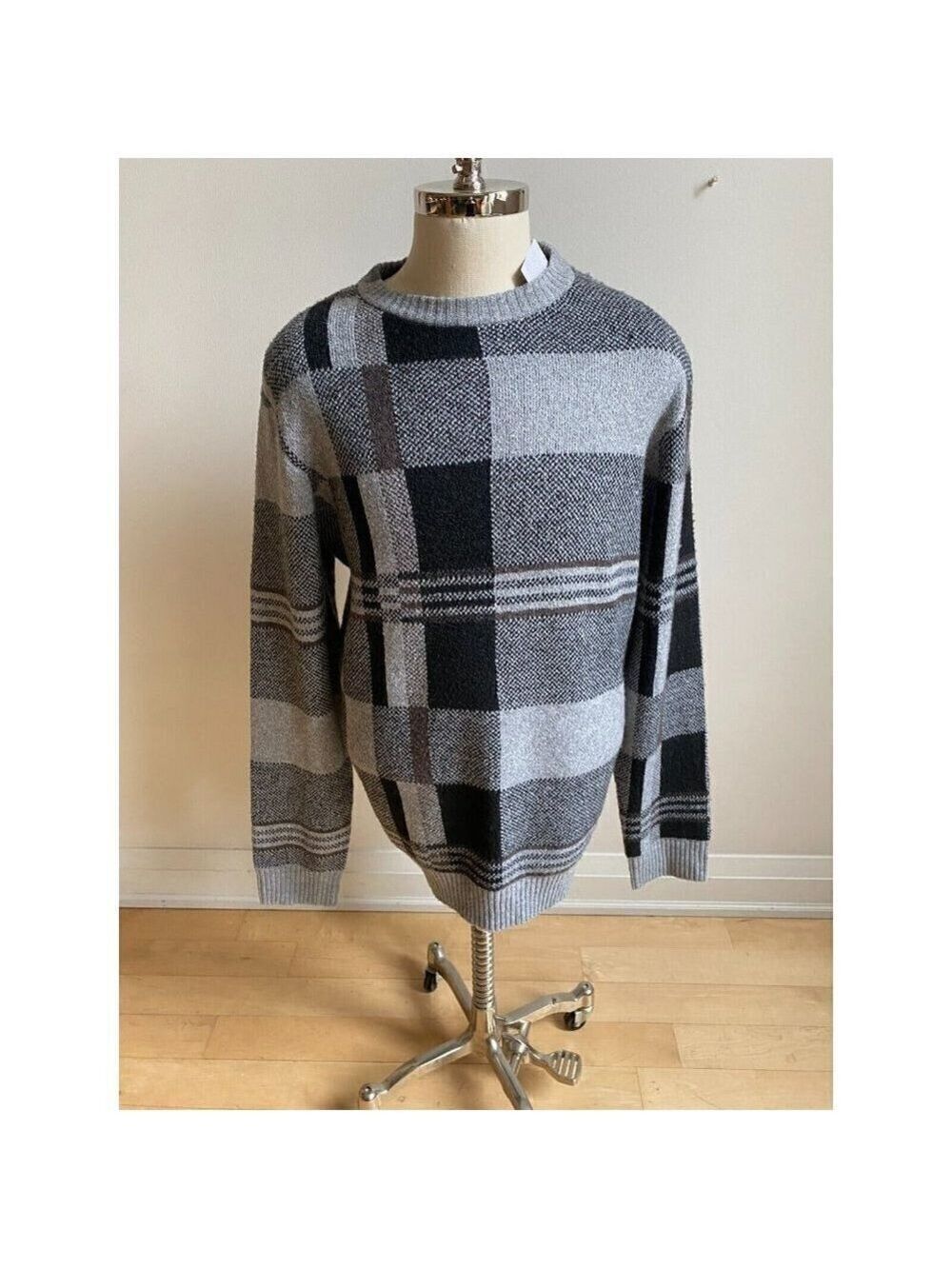 Joes Jeans BNWT crew neck plaid sweater gray New